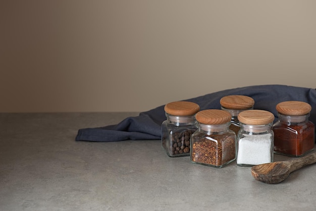 Kuchenny stół z przeprawami